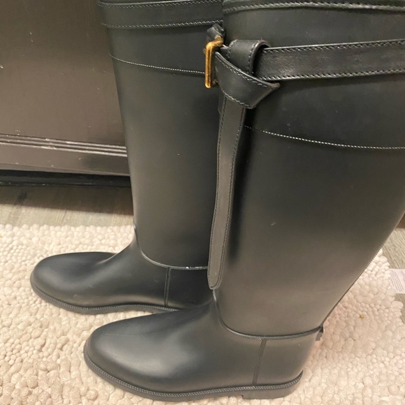 burberry rain boots canada